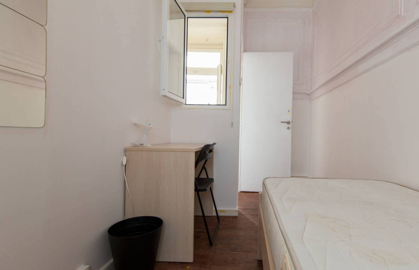 Compact Single Room 6 with Natural Light — Saldanha 3D, São Sebastião da Pedreira