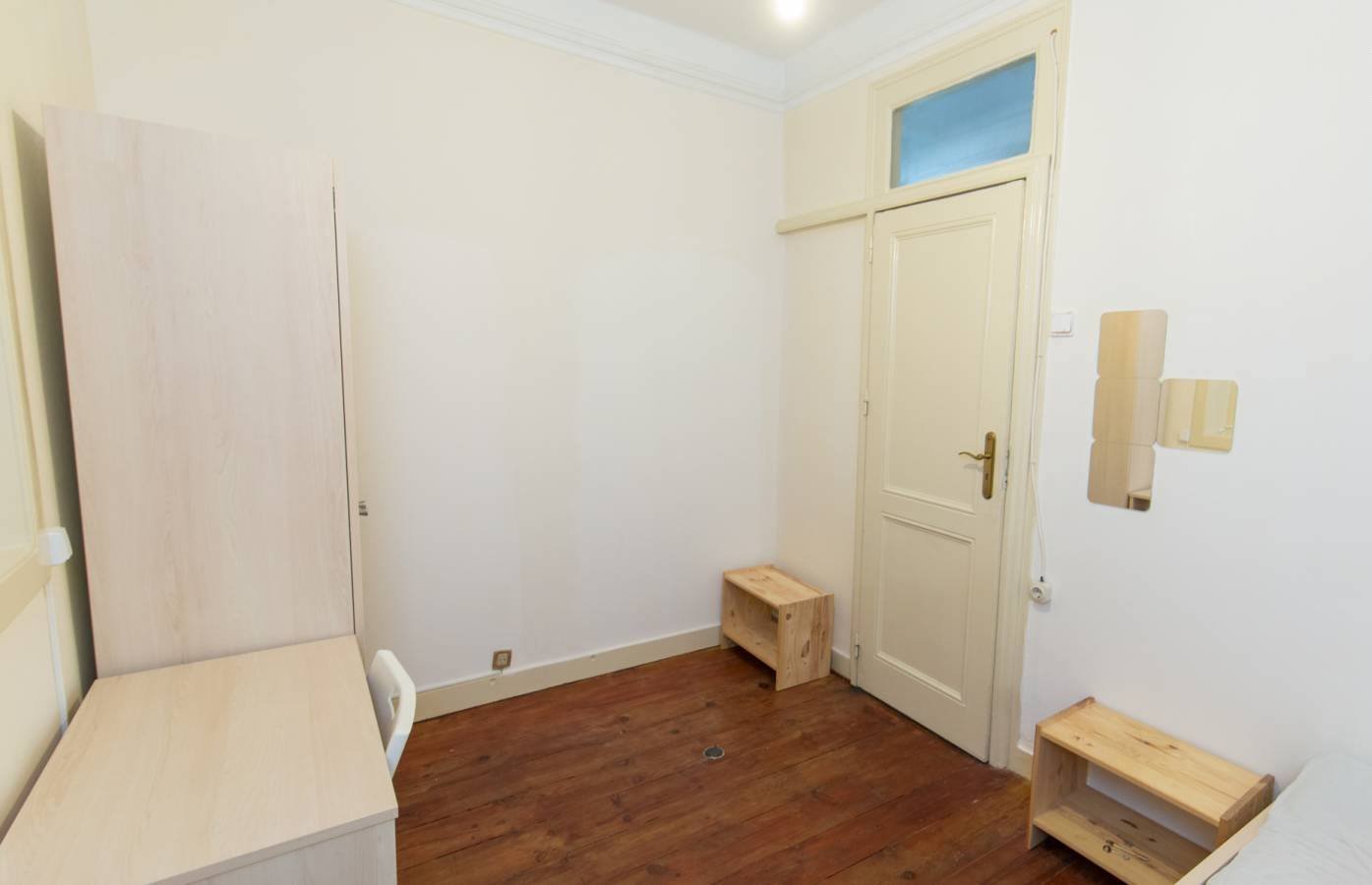 Spacious Single-Bed Room 3 in 7-bedroom Shared Apartment — Saldanha 3D, São Sebastião da Pedreira