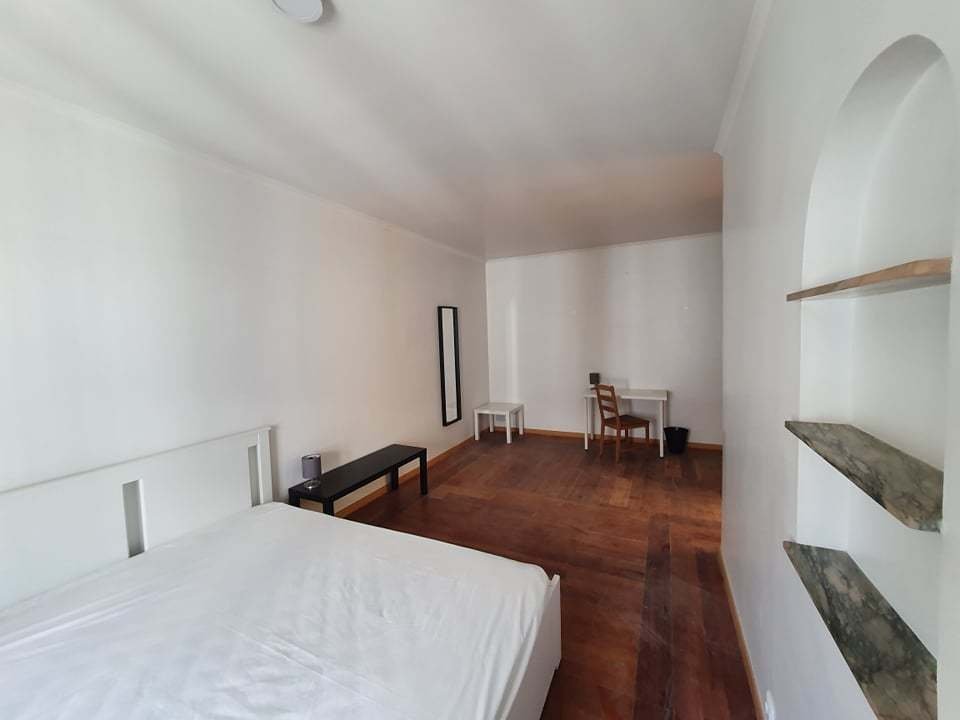Spacious & Cozy Double Room 3 in Shared Apartment — Flat D, Anjos