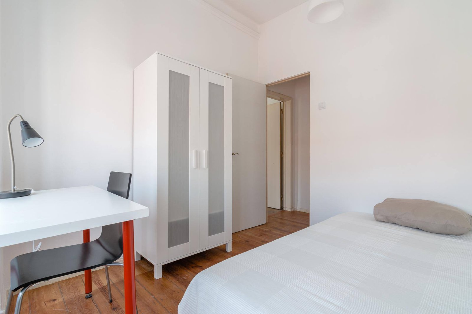 Cozy Single Room 2 with Balcony Access — Flat N, Penha de França